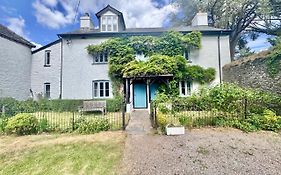 Castell Madoc Cottages