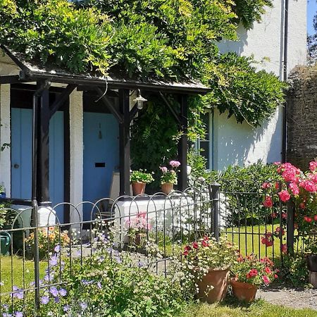 Castell Madoc Cottages Lower Chapel Exterior photo