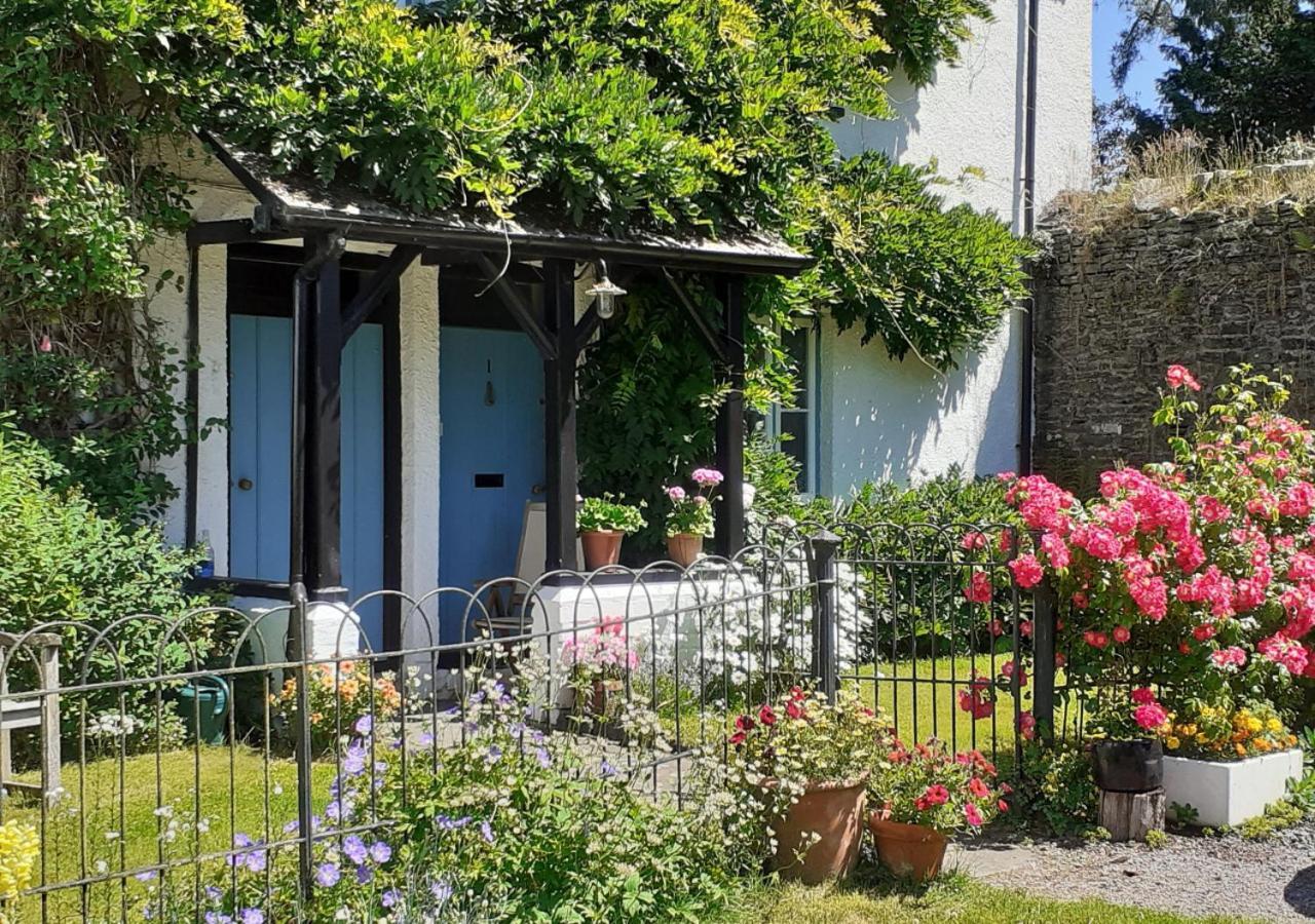 Castell Madoc Cottages Lower Chapel Exterior photo