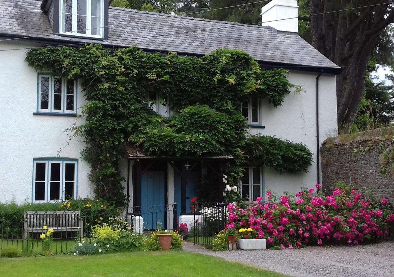 Castell Madoc Cottages Lower Chapel Exterior photo